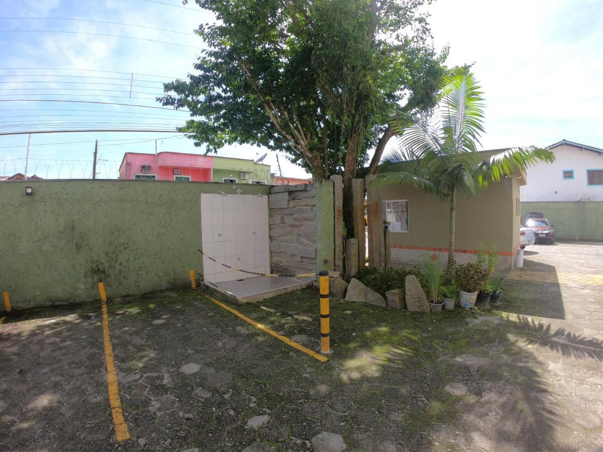 Apto Pertinho Da Praia - Lindo E Equipado! Internet 400Mb E 3 Tvs - Completo! Tv A Cabo 乌巴图巴 外观 照片