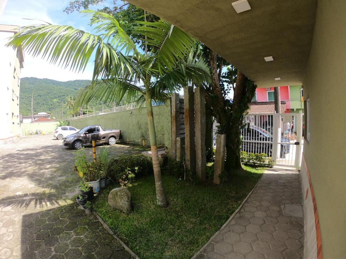 Apto Pertinho Da Praia - Lindo E Equipado! Internet 400Mb E 3 Tvs - Completo! Tv A Cabo 乌巴图巴 外观 照片